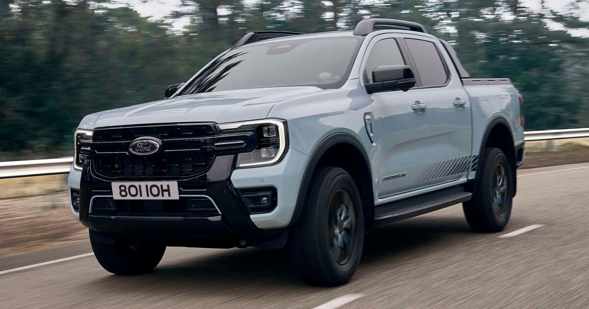 سيارة فورد رينجر الهجينة (PHEV) – تعمل بالبنزين بقوة 2.3 لتر إيكوبوست، وتقطع مسافة 45 كم سيارة فورد رينجر الهجينة (PHEV) – تعمل بالبنزين بقوة 2.3 لتر إيكوبوست، وتقطع مسافة 45 كم