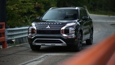 أكثر من نصف مبيعات السيارات الكهربائية والسيارات الهجينة القابلة للشحن (PHEV) في الولايات المتحدة في عام 2023 كانت من سيارات الدفع الرباعي