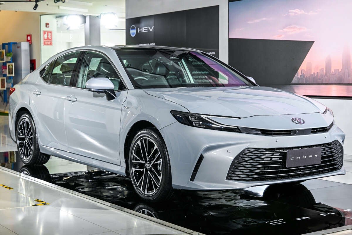 تويوتا كامري 2024 ديلانكار في تايلاند – أجيال ke-9 XV80، برمولا RM186k، 2.5L هجين 227 حصان، 3 متغيرات تويوتا كامري 2024 ديلانكار في تايلاند – أجيال ke-9 XV80، برمولا RM186k، 2.5L هجين 227 حصان، 3 متغيرات