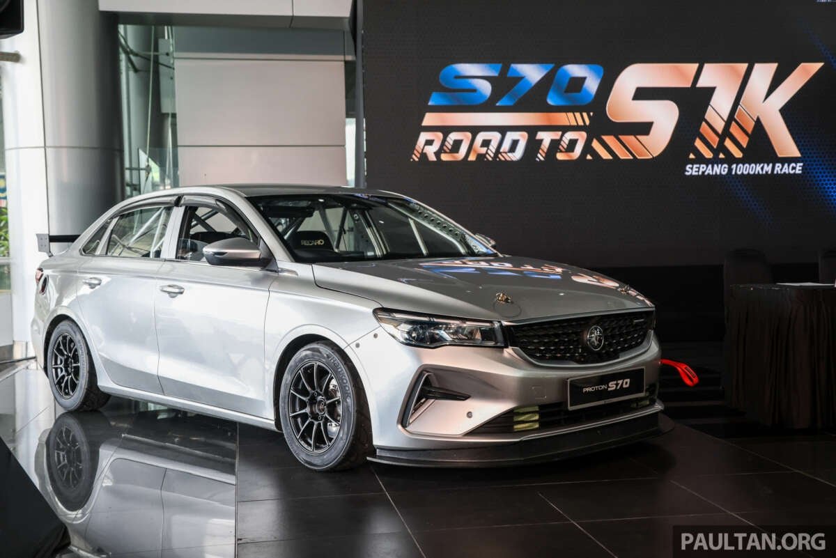 بروتون مزود بمحرك S70 R3 مزود بمحرك 1.6 لتر كامبرو، ومزود بمحرك 1.5 لتر 3 سلندر تيربو وهذا بابنيا