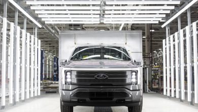 فورد توقف إنتاج الشاحنات الكهربائية F-150 Lighting لمدة ستة أسابيع