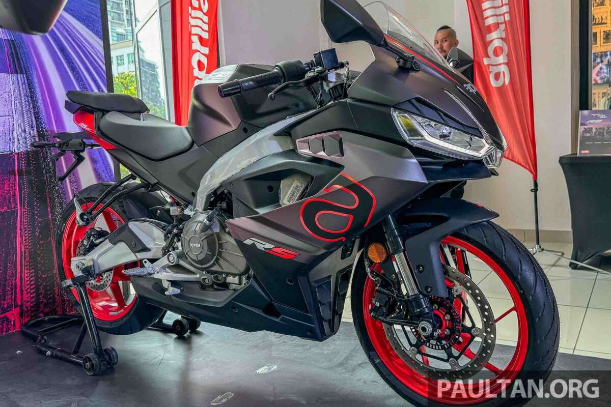 Aprilia RS457 dilancarkan di Malaysia – إنجين دوا سيلندر 457 سم مكعب 47 حصان، بيرات 175 كجم، داري 33,900 رينغيت ماليزي