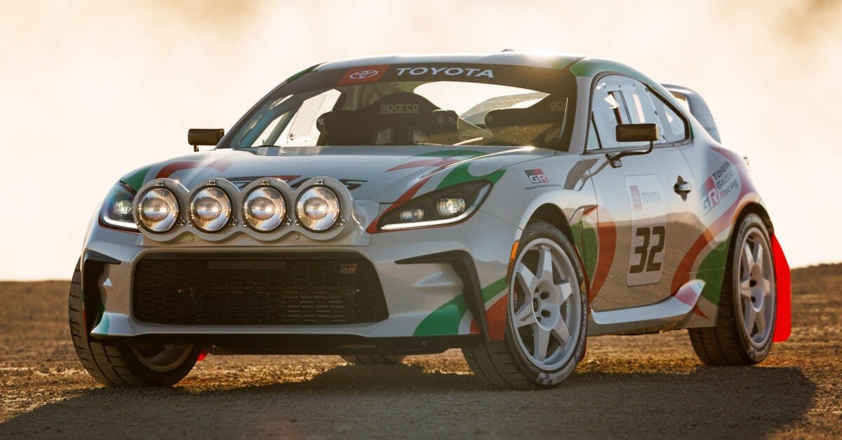 ظهور سيارة تويوتا GR86 Rally Legacy Concept لأول مرة مع سيارة GR Corolla 1.6T، 6MT، AWD – مستوحاة من Celica GT-Four ظهور سيارة تويوتا GR86 Rally Legacy Concept لأول مرة مع سيارة GR Corolla 1.6T، 6MT، AWD – مستوحاة من Celica GT-Four