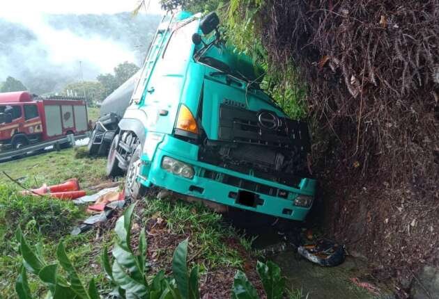Polis Kenalpasti 58 Hotspot ، 16 Blackspot Kemalangan di KL ؛ 21 Blackspot di Perak ؛ 19 نقطة ساخنة دي ن. Polis Kenalpasti 58 Hotspot ، 16 Blackspot Kemalangan di KL ؛ 21 Blackspot di Perak ؛ 19 نقطة ساخنة دي ن.