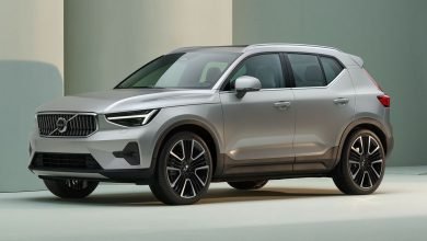 مقارنة بين فولفو XC40 2025 وكاديلاك XT4 2025