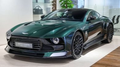 Aston Martin Valor – اثنتان من 110 وحدة موجودة الآن في ماليزيا، وتجمع الذكرى السنوية الخاصة بين 715 حصانًا V12 و6MT