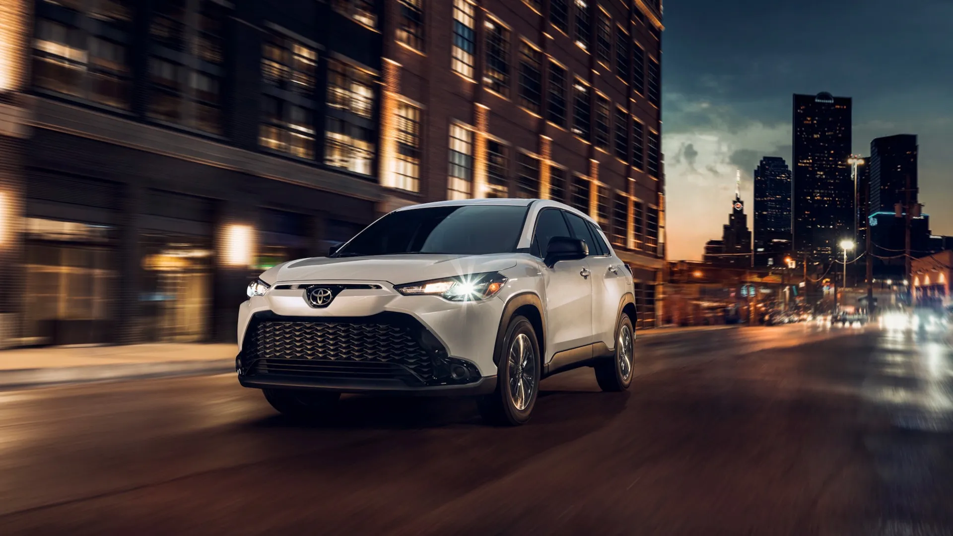 تشهد تويوتا كورولا كروس هايبرد 2025 زيادة طفيفة في الأسعار