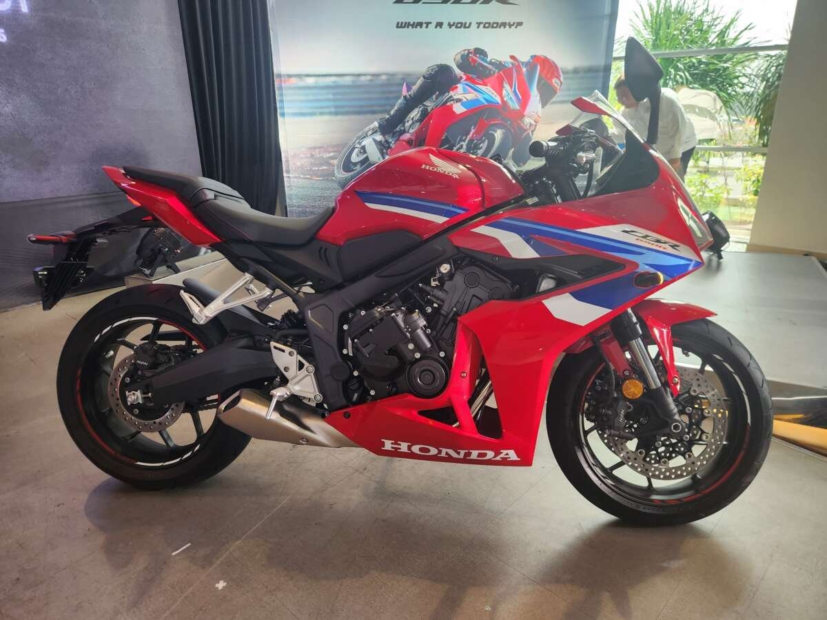 الإطلاق الماليزي الرسمي لسيارتي هوندا CB650R وCBR650R لعام 2025، بسعر 47.999 رينجيت ماليزي و49.999 رينجيت ماليزي الإطلاق الماليزي الرسمي لسيارتي هوندا CB650R وCBR650R لعام 2025، بسعر 47.999 رينجيت ماليزي و49.999 رينجيت ماليزي