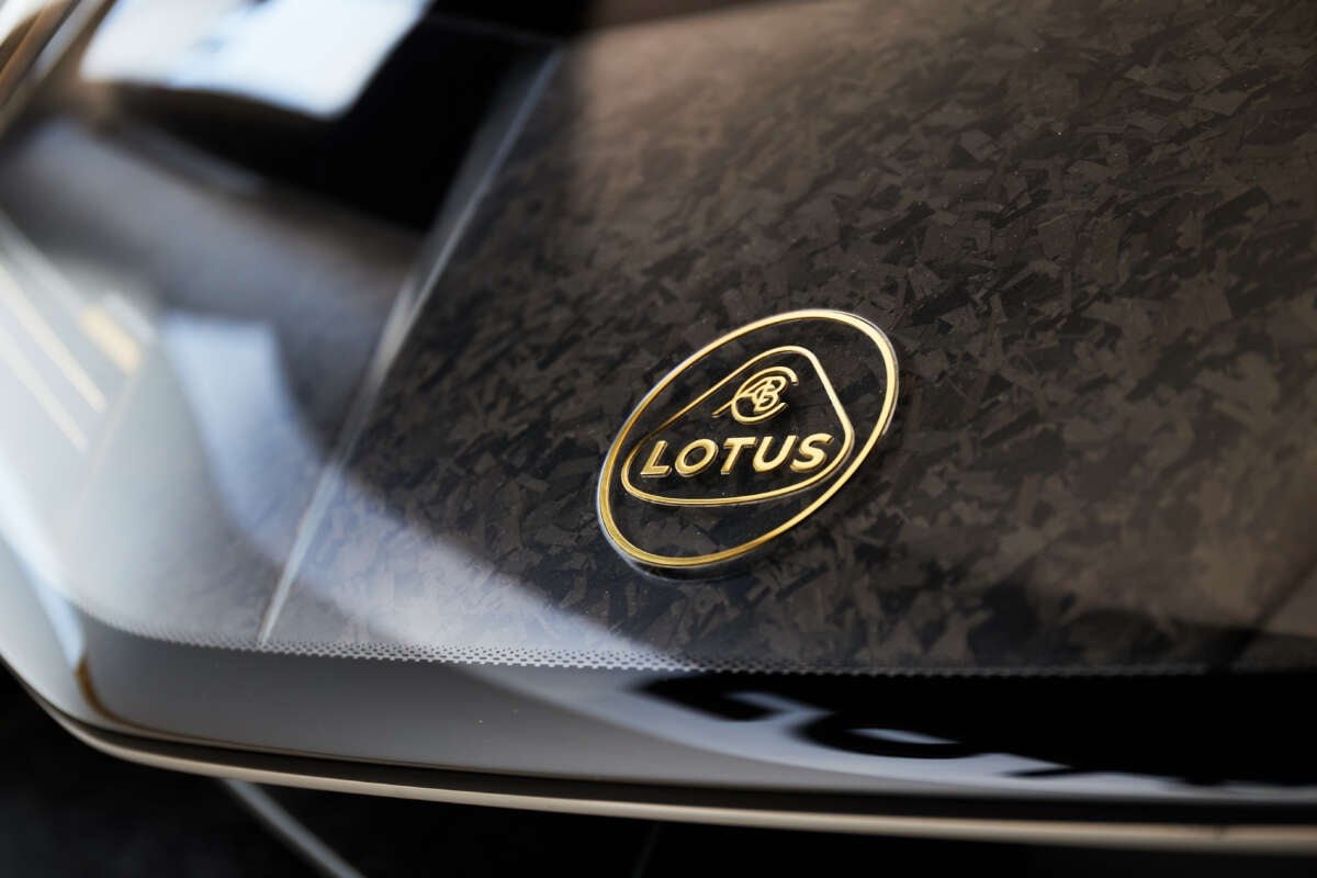تستعيد شركة Lotus استخدام علامتها التجارية من Youngman في الصين تستعيد شركة Lotus استخدام علامتها التجارية من Youngman في الصين