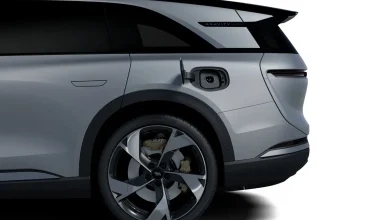 2025 Lucid Gravity لديه ميناء Tesla NACS ، يحصل على شحان Supercharger 31 يناير