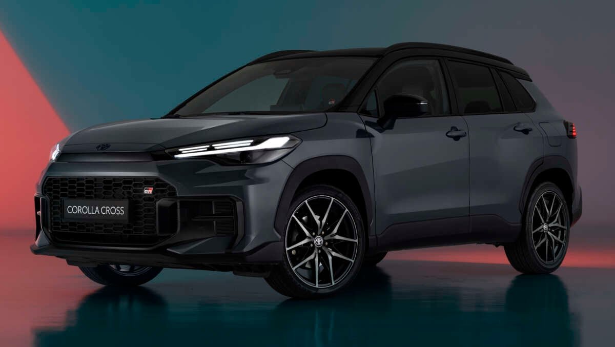 تضيف Toyota Corolla Cross FaceLift for Europe ، مصابيح خلفية جديدة ، مصنوعة داخلية ، محدودة ، GR Sport Trim تضيف Toyota Corolla Cross FaceLift for Europe ، مصابيح خلفية جديدة ، مصنوعة داخلية ، محدودة ، GR Sport Trim