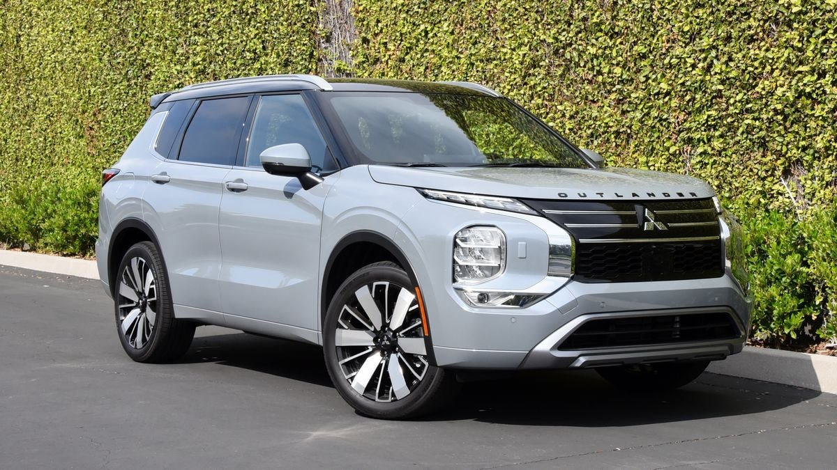 2025 Mitsubishi Outlander مقابل 2025 مقارنة معتدلة شيفروليه 2025 Mitsubishi Outlander مقابل 2025 مقارنة معتدلة شيفروليه