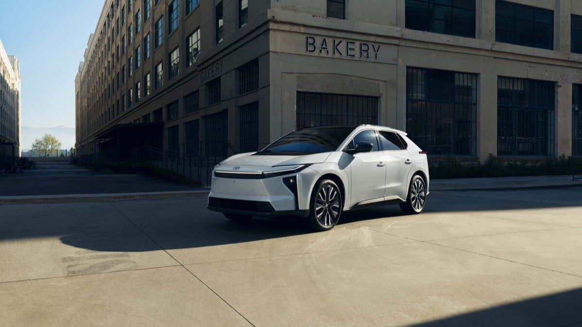 Toyota BZ4X تحصل على اسم جديد ، ترقية المدى لعام 2026 Toyota BZ4X تحصل على اسم جديد ، ترقية المدى لعام 2026