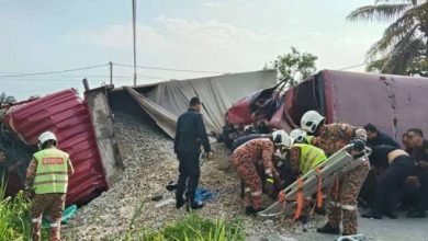 Trak Fru Bertembung Dengan Lori Muatan Batu di Teluk Intan – Sembilan Anggota Fru Terkorban