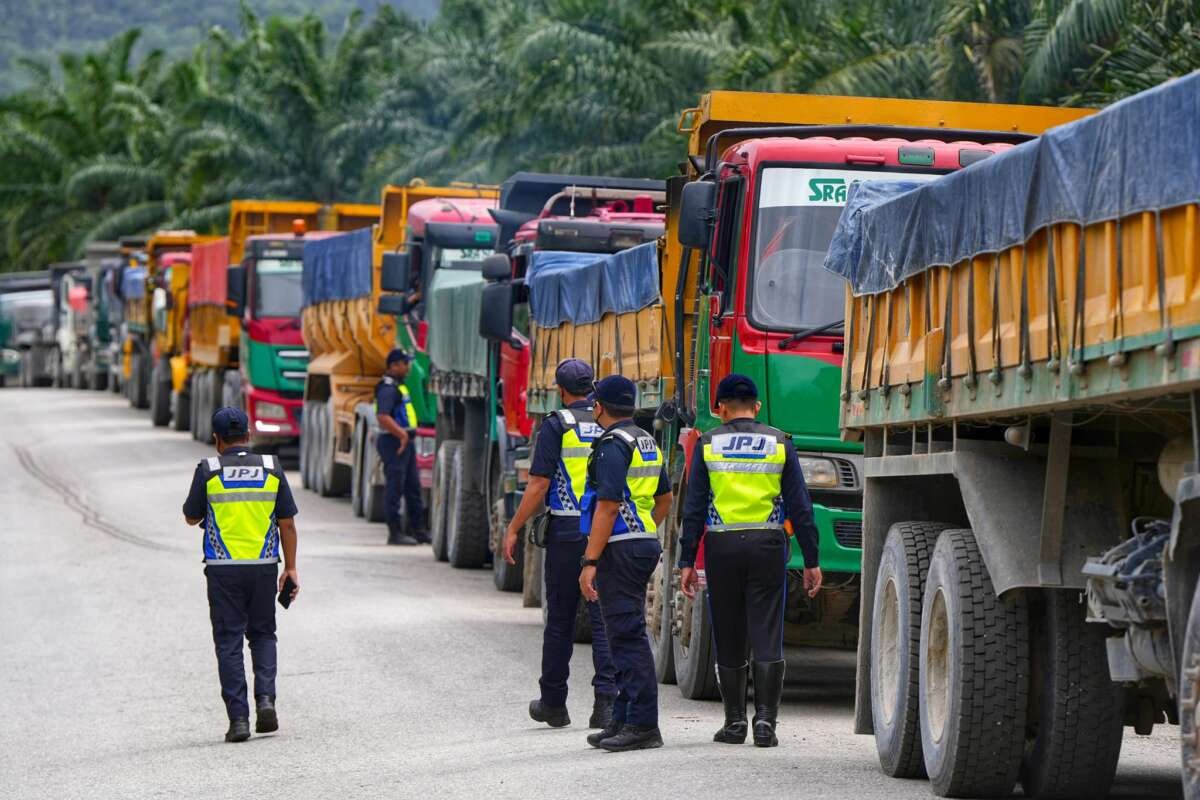 Cadangan JPJ Gantung ، Batal Lesen Syarikat Kenderaan Berat Langgar Undang-undang Wajar Dilaksana Cadangan JPJ Gantung ، Batal Lesen Syarikat Kenderaan Berat Langgar Undang-undang Wajar Dilaksana